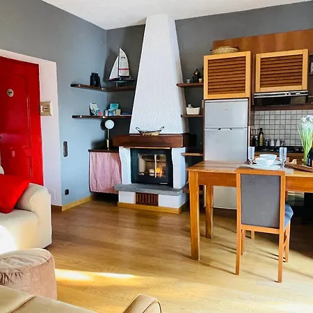 Front View On Viale Geno Apartment