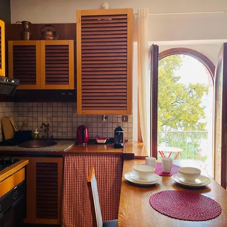 Apartamento Front View On Viale Geno