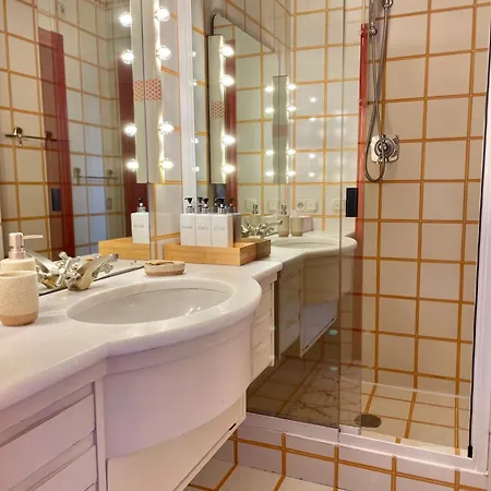 Apartamento Front View On Viale Geno *