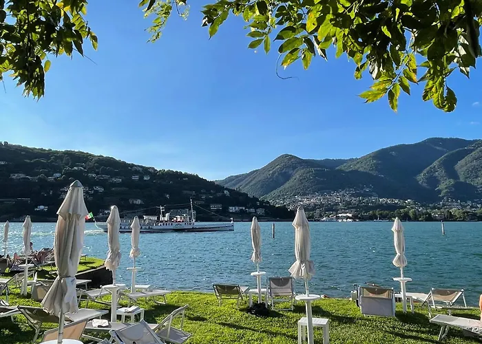 Lägenhet Front View On Viale Geno *