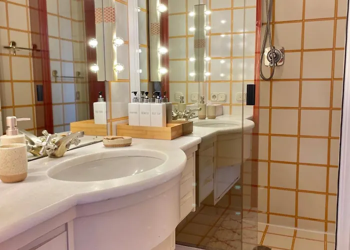 Apartamento Front View On Viale Geno *