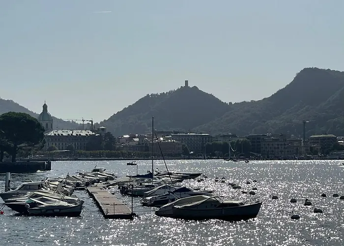 Front View On Viale Geno كومو