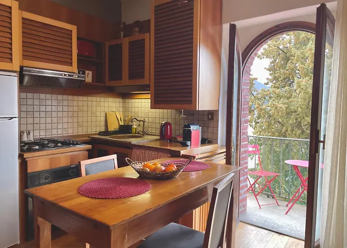 Lägenhet Front View On Viale Geno