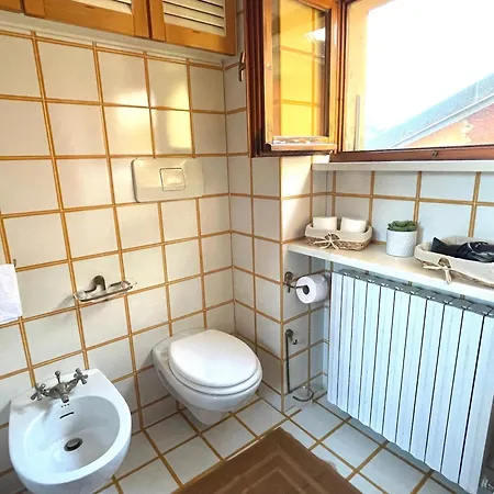 Front View On Viale Geno Apartment *